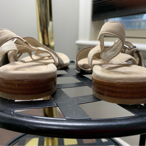 sandals - Picture 3 of 4